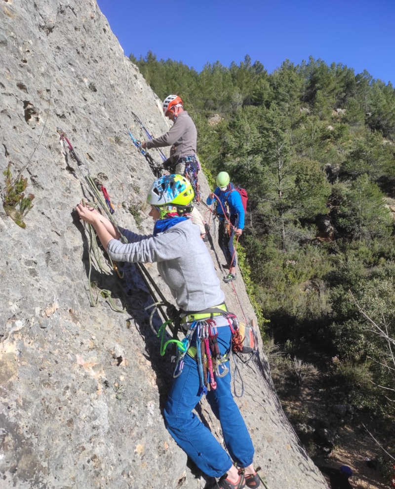 FORMA'T LES 4 ESTACIONS PRIMAVERA - ESCALADA  VIA LLARGA - Inscriu-te