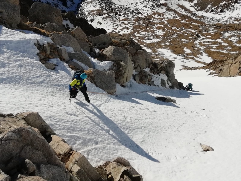 ESTADES HIVERNALS  PER A JOVES 2025 - Inscriu-te